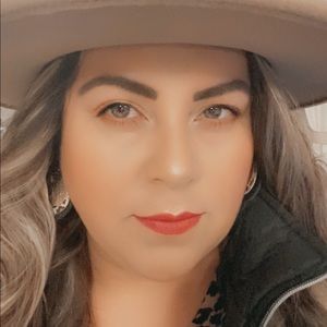 Meet your Posher, Wendy